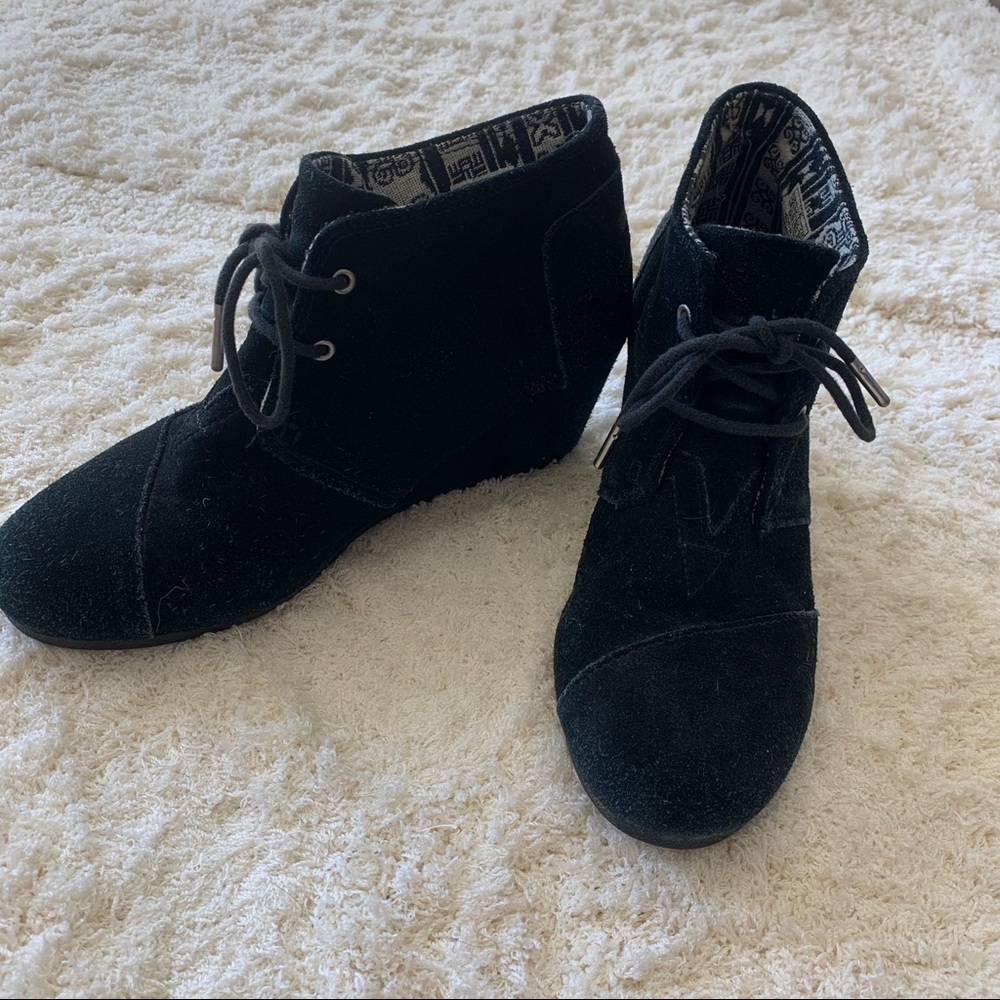 Toms black suede booties